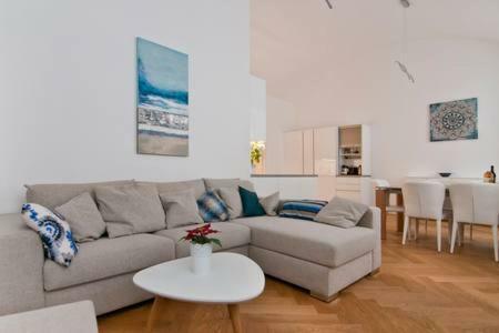 Homestay Sisi Виена Екстериор снимка