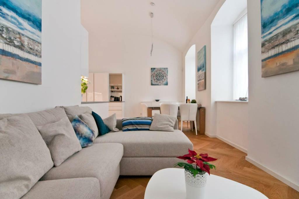 Homestay Sisi Виена Екстериор снимка