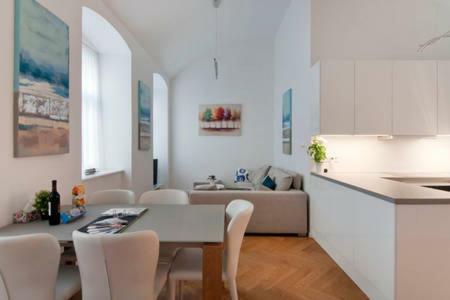 Homestay Sisi Виена Екстериор снимка